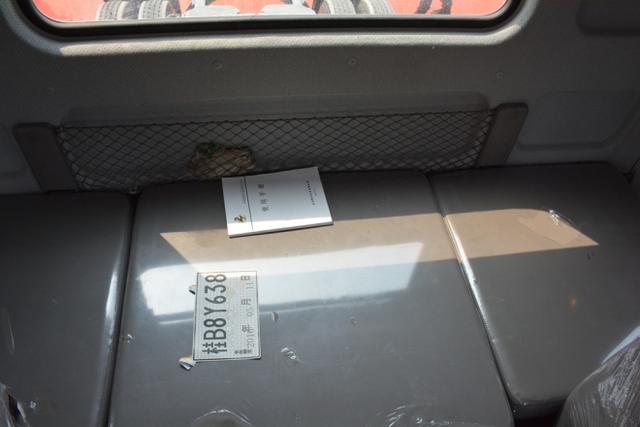 竟然是比赛用车  柳汽T7长头卡车低配版实拍 - 第8张