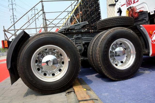 竟然是比赛用车  柳汽T7长头卡车低配版实拍 - 第13张