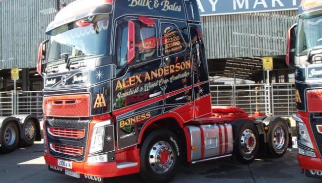 一边是文化一边是噱头 国内外卡车彩绘对比