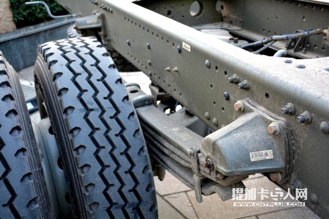 要成为中卡市场的明星车型？重汽T5G载货车底盘图解 - 第17张