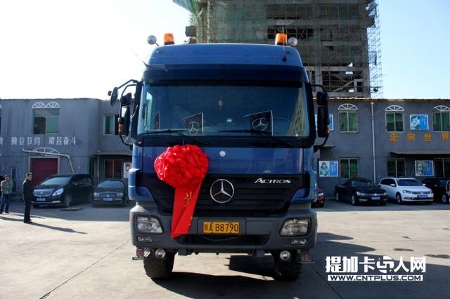 有300万一台的卡车 这家货运公司就是一个中外卡车博物馆