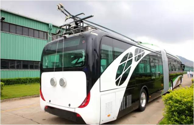 18米荷载153人 国内首辆“子弹头”形双源BRT公交诞生？