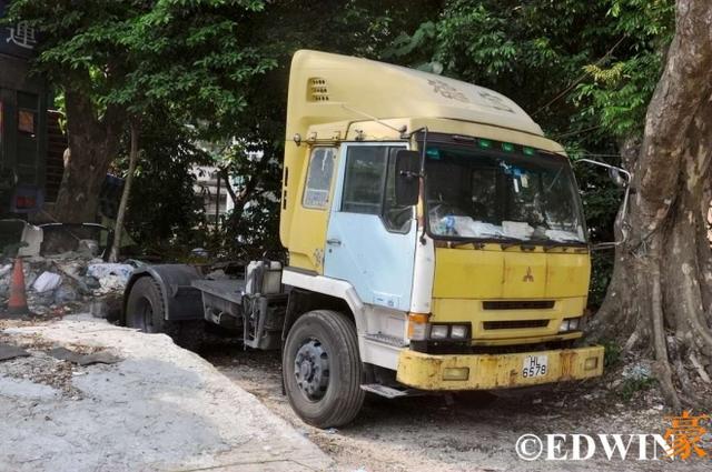 经典的日系卡车这里都有? 香港街头某货运停车场实拍 - 第11张 - 提加商用车网 经典的日系卡车这里都有? 香港街头某货运停车场实拍 - 第11张