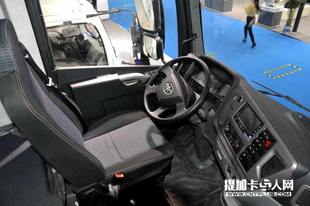 55吨的大卡车也搞纯电动 这造型真不能接受