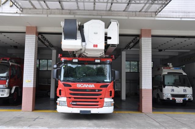 救援高度国内第一?价值2400万的救援卡车实拍 - 第3张 - 提加商用车网 救援高度国内第一?价值2400万的救援卡车实拍 - 第3张