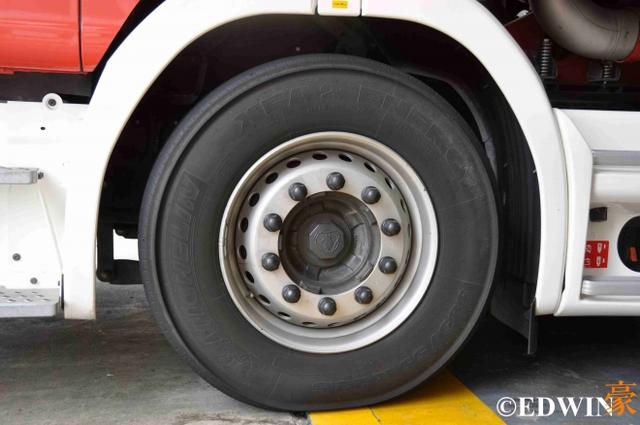 救援高度国内第一?价值2400万的救援卡车实拍 - 第10张 - 提加商用车网 救援高度国内第一?价值2400万的救援卡车实拍 - 第10张