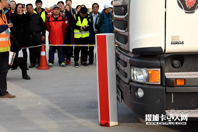 难倒一堆老司机 斯堪尼亚卡车驾驶员大赛遭遇最难总决赛？ - 第8张