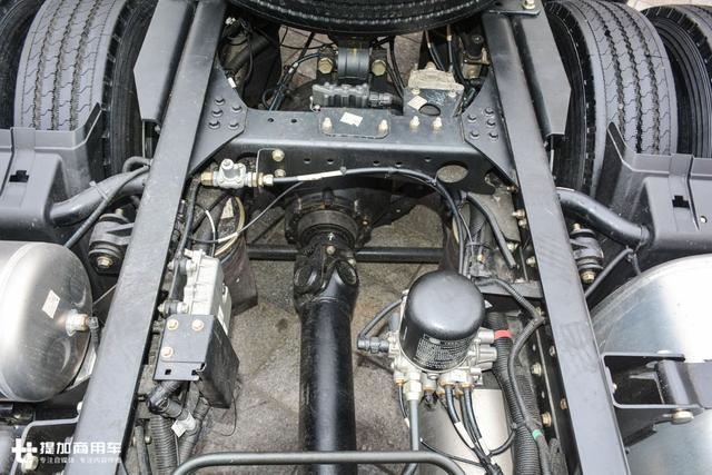 配置超越进口卡车,有AMT变速箱+卫星电视,这样的解放J6喜欢吗? - 第9张 - 提加商用车网 配置超越进口卡车,有AMT变速箱+卫星电视,这样的解放J6喜欢吗? - 第9张