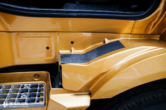 驾驶室加长加宽,内饰更高级,2018升级版华菱汉马H7牵引车详解 - 第19张 - 提加商用车网 驾驶室加长加宽,内饰更高级,2018升级版华菱汉马H7牵引车详解 - 第19张