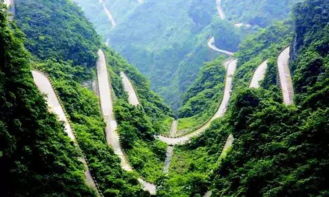 应对山路运输，百吨载重没问题，联合卡车推出一款大马力自卸车 - 第3张