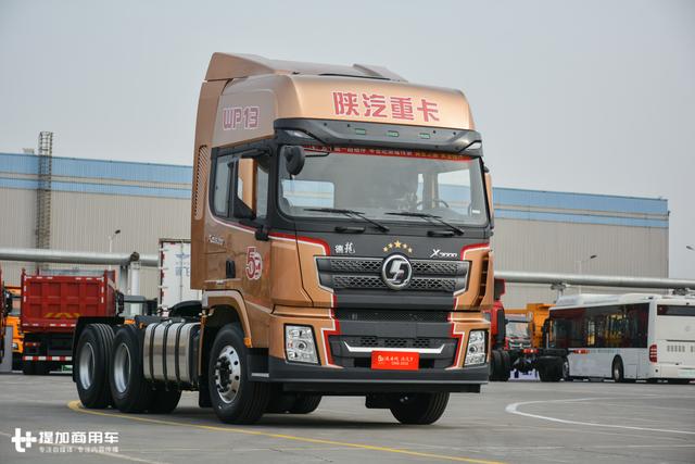 车载饮水机+液力缓速器,陕汽新推出的这款纪念版卡车好看又实用 - 第2张 - 提加商用车网 车载饮水机+液力缓速器,陕汽新推出的这款纪念版卡车好看又实用 - 第2张