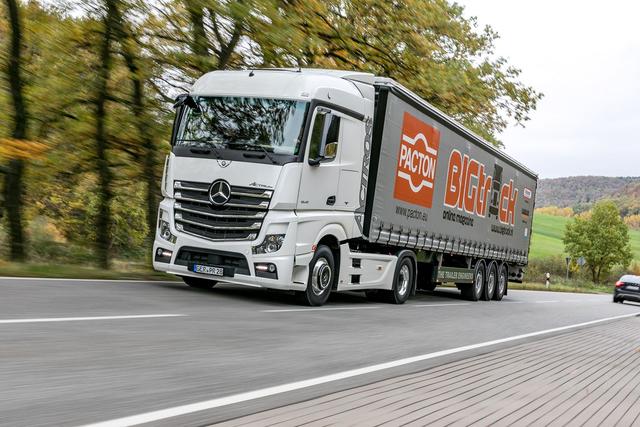 奔驰、沃尔沃、斯堪尼亚谁才是欧洲最强卡车?斯堪尼亚略胜一筹! - 第6张 - 提加商用车网 奔驰、沃尔沃、斯堪尼亚谁才是欧洲最强卡车?斯堪尼亚略胜一筹! - 第6张