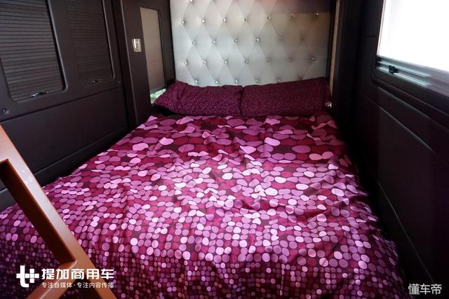 这是售价超300万的国产卡车？带车顶观景台，货箱是豪华会客厅