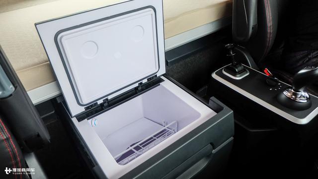 炎炎夏日给卡车司机更多清凉,这几款国产重卡都能选配车载冰箱 - 第13张 - 提加商用车网 炎炎夏日给卡车司机更多清凉,这几款国产重卡都能选配车载冰箱 - 第13张