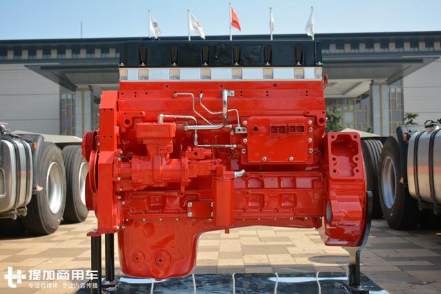 千升油箱+最正宗的康明斯发动机,还有专属涂装,陕汽德龙X3000财富版牵引车图解 - 第30张 - 提加商用车网 千升油箱+最正宗的康明斯发动机,还有专属涂装,陕汽德龙X3000财富版牵引车图解 - 第30张