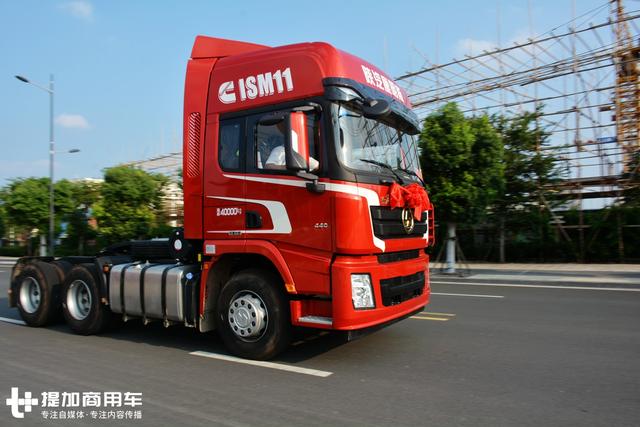 36个月不限里程，最长20万公里免费保养，陕汽德龙X3000财富版牵引车上市 - 第8张