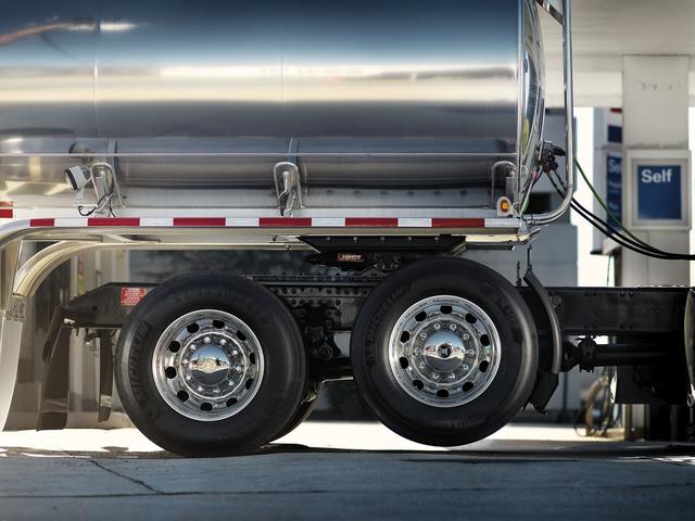 空调、冰箱、微波炉全都有,卧铺106cm宽,沃尔沃长头卡车VNL详解 - 第2张 - 提加商用车网 空调、冰箱、微波炉全都有,卧铺106cm宽,沃尔沃长头卡车VNL详解 - 第2张