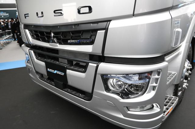 后视镜都有雨刮器，奢华到不敢想象？日本三菱新款重卡详解