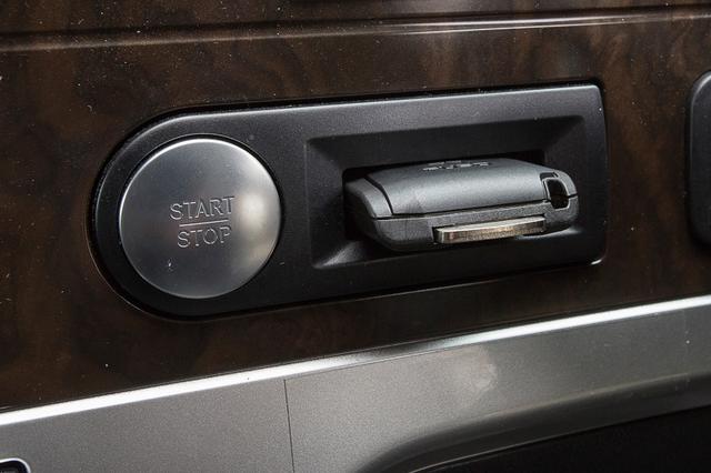 后视镜都有雨刮器，奢华到不敢想象？日本三菱新款重卡详解