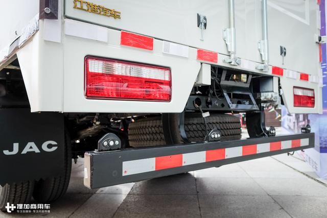 看到配置怕买不起,帅铃轻卡配自动大灯和倒车雷达 - 第11张 - 提加商用车网 看到配置怕买不起,帅铃轻卡配自动大灯和倒车雷达 - 第11张