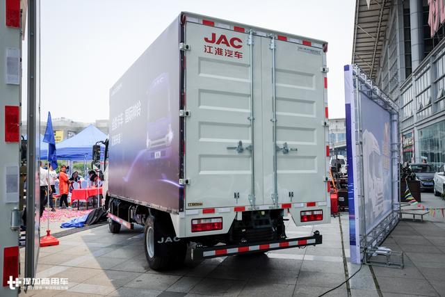 看到配置怕买不起,帅铃轻卡配自动大灯和倒车雷达 - 第14张 - 提加商用车网 看到配置怕买不起,帅铃轻卡配自动大灯和倒车雷达 - 第14张