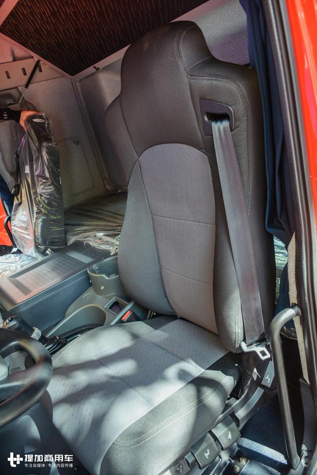 开空调不烧油,还有座椅通风,解放新J6南方版重卡详解 - 第8张 - 提加商用车网 开空调不烧油,还有座椅通风,解放新J6南方版重卡详解 - 第8张