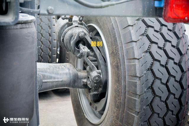 价值几百万，也许是最贵的混凝土泵车底盘，斯堪尼亚5轴卡车实拍 - 第14张