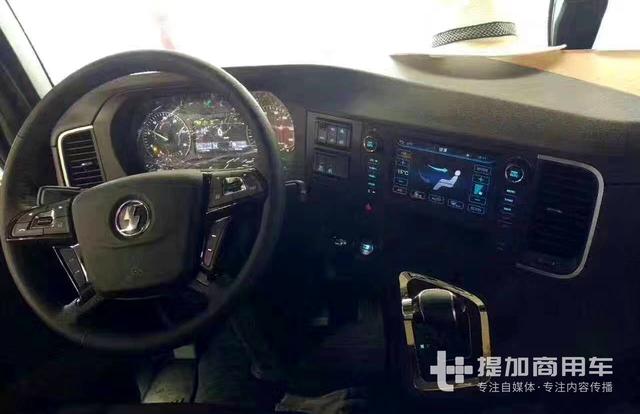 自动挡+独立空调+集成液晶仪表盘，陕汽HD重卡内饰首曝光