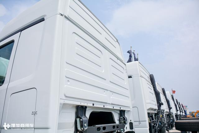 电视转播车为何都用进口卡车底盘？这台奔驰单桥载货车告诉您 - 第12张