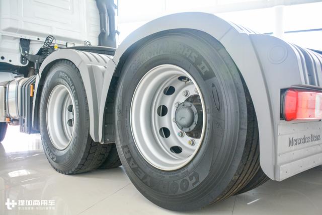 许多功能国产卡车现在都没有？这款奔驰9年前的重卡车型依然领先 - 第18张