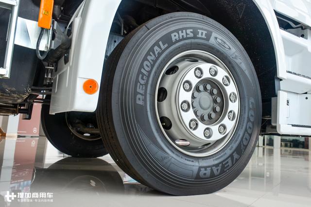 许多功能国产卡车现在都没有？这款奔驰9年前的重卡车型依然领先 - 第22张