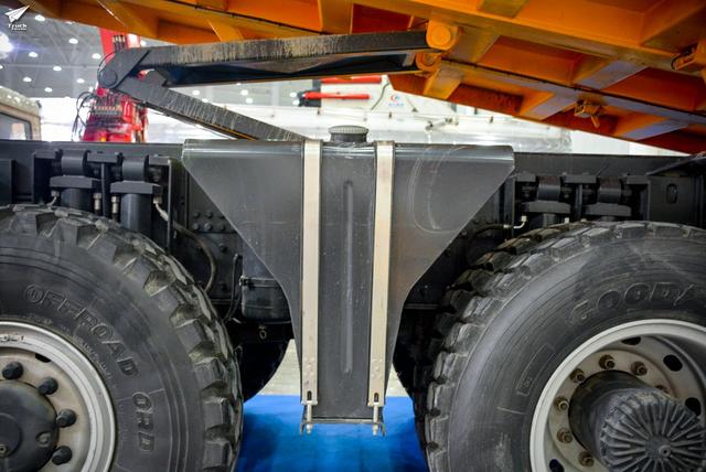 5轴自动挡标载60吨据说这是国内能买到的最牛自卸车