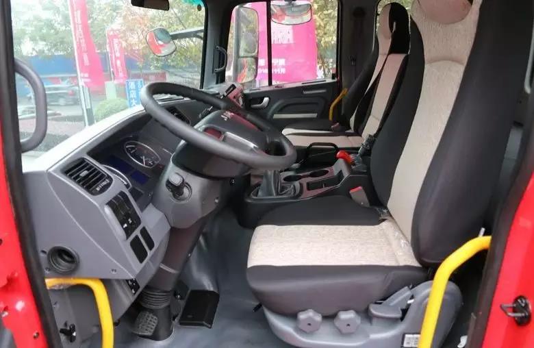 一款颜值与实力并存的佳作,格尔发A5三代试驾评测 - 第2张 - 提加商用车网 一款颜值与实力并存的佳作,格尔发A5三代试驾评测 - 第2张