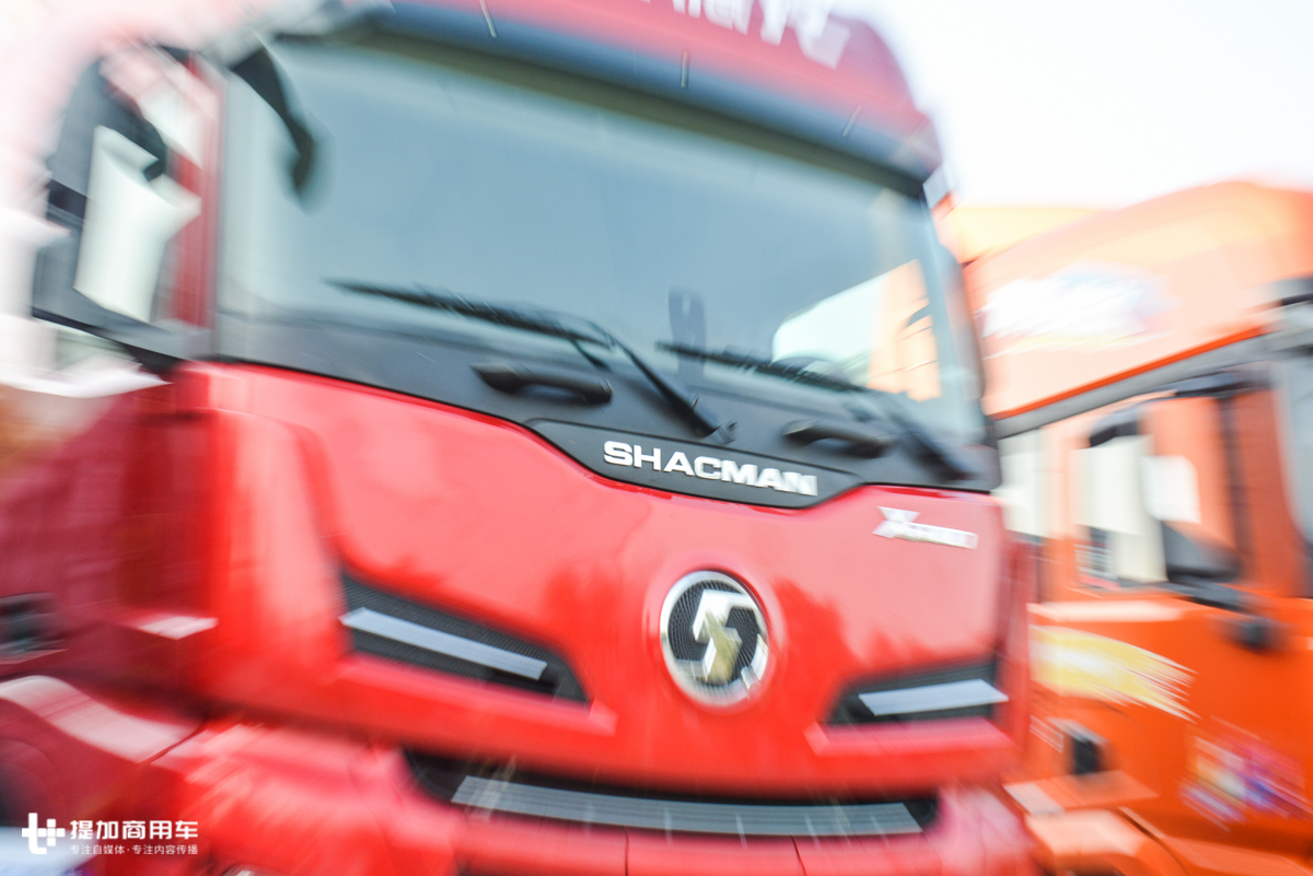 陕汽X6000配置太高了,副驾驶有按摩座椅,下半年逐步推向市场 - 第2张 - 提加商用车网 陕汽X6000配置太高了,副驾驶有按摩座椅,下半年逐步推向市场 - 第2张