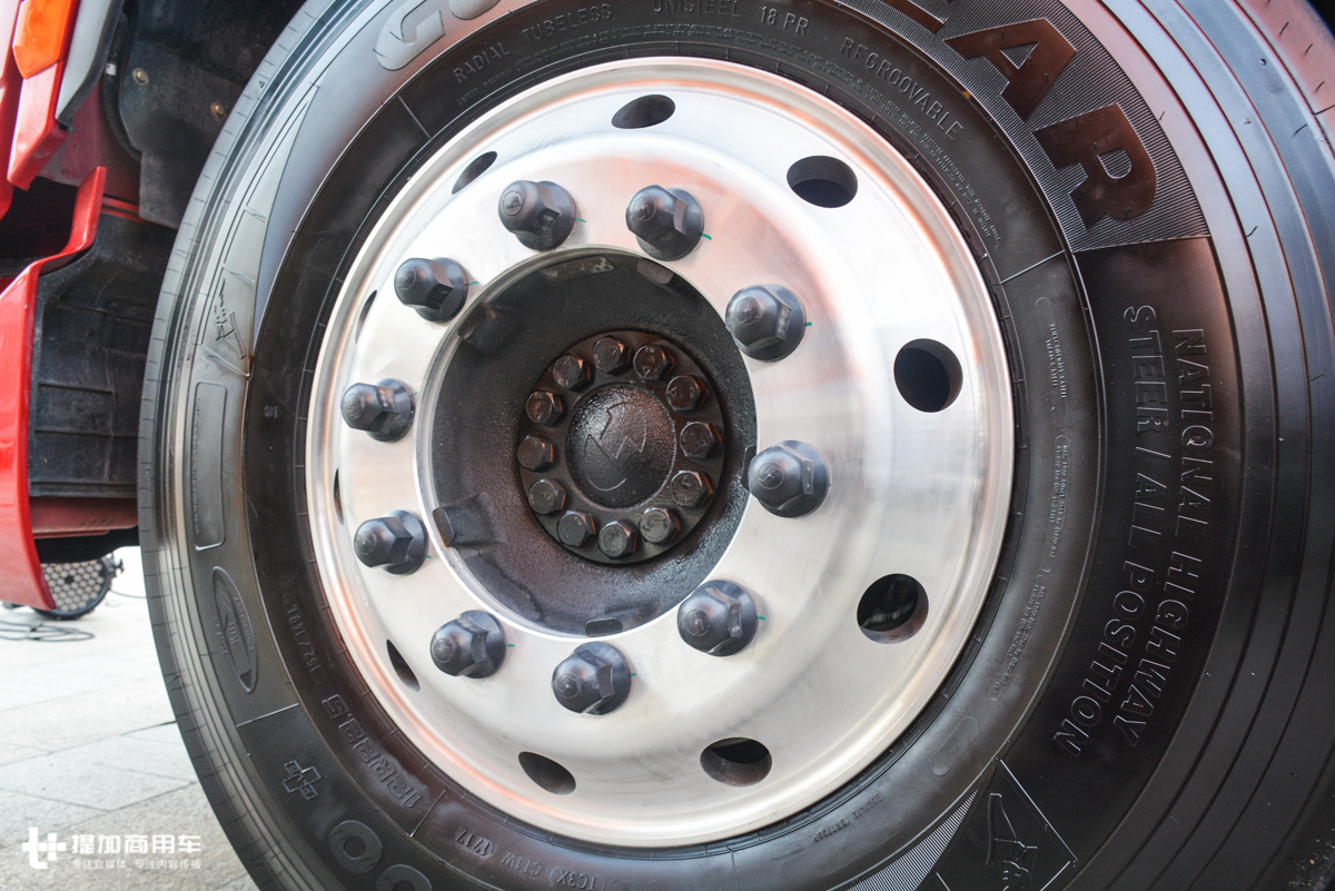 陕汽X6000配置太高了,副驾驶有按摩座椅,下半年逐步推向市场 - 第10张 - 提加商用车网 陕汽X6000配置太高了,副驾驶有按摩座椅,下半年逐步推向市场 - 第10张