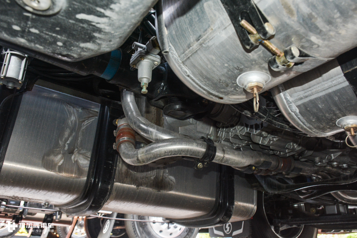 陕汽X6000配置太高了,副驾驶有按摩座椅,下半年逐步推向市场 - 第14张 - 提加商用车网 陕汽X6000配置太高了,副驾驶有按摩座椅,下半年逐步推向市场 - 第14张