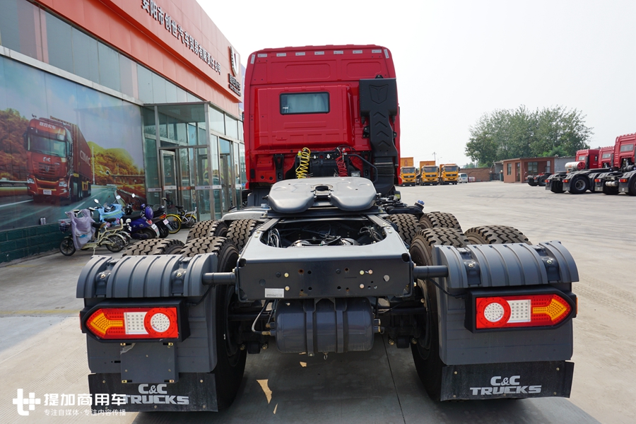 为风叶等大件运输打造?配550马力玉柴,联合重载版牵引车实拍 - 第3张 - 提加商用车网 为风叶等大件运输打造?配550马力玉柴,联合重载版牵引车实拍 - 第3张