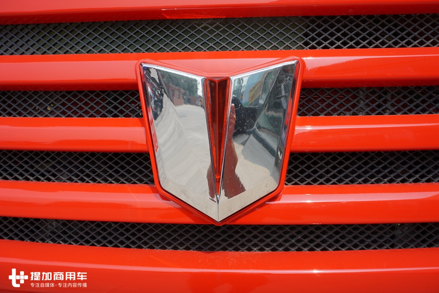 为风叶等大件运输打造?配550马力玉柴,联合重载版牵引车实拍 - 第4张 - 提加商用车网 为风叶等大件运输打造?配550马力玉柴,联合重载版牵引车实拍 - 第4张