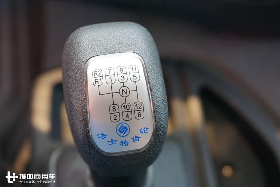 为风叶等大件运输打造?配550马力玉柴,联合重载版牵引车实拍 - 第6张 - 提加商用车网 为风叶等大件运输打造?配550马力玉柴,联合重载版牵引车实拍 - 第6张