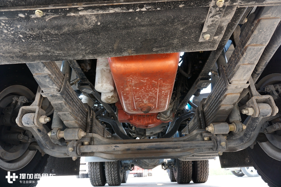 为风叶等大件运输打造?配550马力玉柴,联合重载版牵引车实拍 - 第10张 - 提加商用车网 为风叶等大件运输打造?配550马力玉柴,联合重载版牵引车实拍 - 第10张