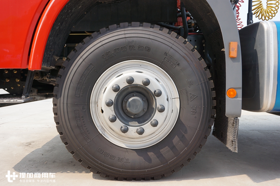为风叶等大件运输打造?配550马力玉柴,联合重载版牵引车实拍 - 第11张 - 提加商用车网 为风叶等大件运输打造?配550马力玉柴,联合重载版牵引车实拍 - 第11张