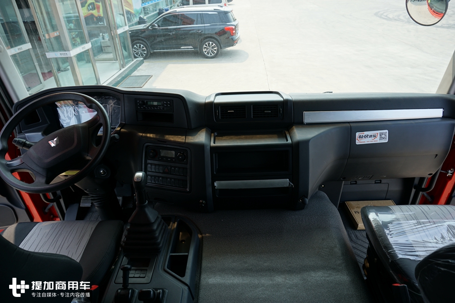 为风叶等大件运输打造?配550马力玉柴,联合重载版牵引车实拍 - 第15张 - 提加商用车网 为风叶等大件运输打造?配550马力玉柴,联合重载版牵引车实拍 - 第15张