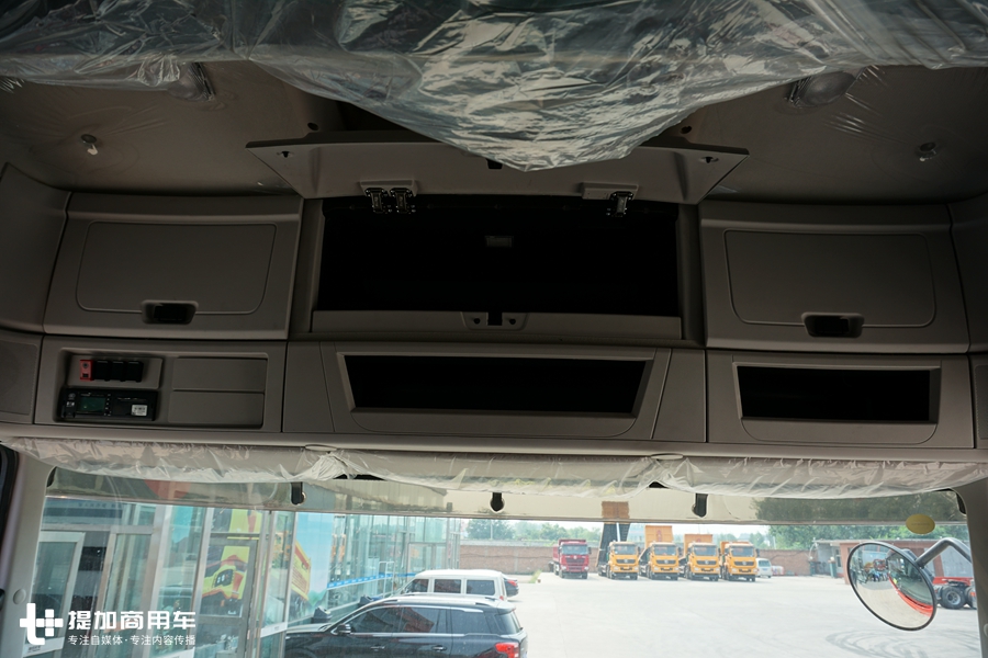 为风叶等大件运输打造?配550马力玉柴,联合重载版牵引车实拍 - 第16张 - 提加商用车网 为风叶等大件运输打造?配550马力玉柴,联合重载版牵引车实拍 - 第16张