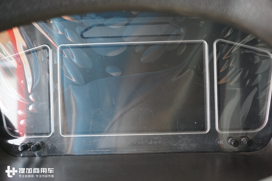 为风叶等大件运输打造?配550马力玉柴,联合重载版牵引车实拍 - 第19张 - 提加商用车网 为风叶等大件运输打造?配550马力玉柴,联合重载版牵引车实拍 - 第19张