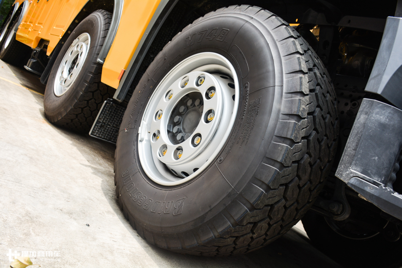 卡车司机最不想看到的车型,奔驰Arocs底盘的重卡清障车实拍 - 第9张 - 提加商用车网 卡车司机最不想看到的车型,奔驰Arocs底盘的重卡清障车实拍 - 第9张