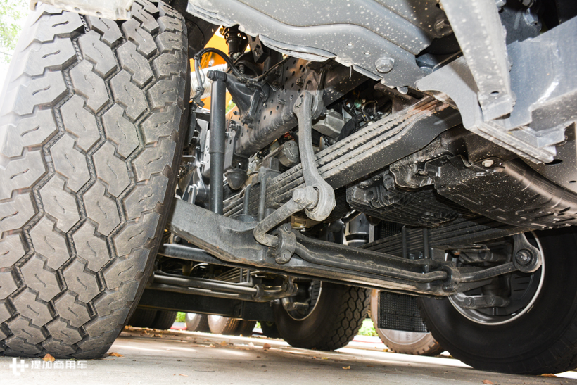 卡车司机最不想看到的车型,奔驰Arocs底盘的重卡清障车实拍 - 第11张 - 提加商用车网 卡车司机最不想看到的车型,奔驰Arocs底盘的重卡清障车实拍 - 第11张