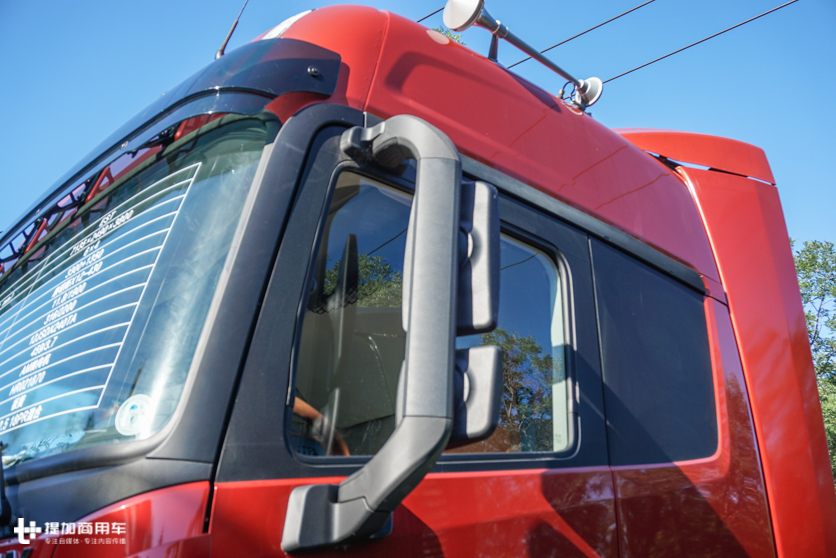 主动胎压监测+液力缓速器,带您见识下高端的欧曼EST危化品牵引车 - 第3张 - 提加商用车网 主动胎压监测+液力缓速器,带您见识下高端的欧曼EST危化品牵引车 - 第3张