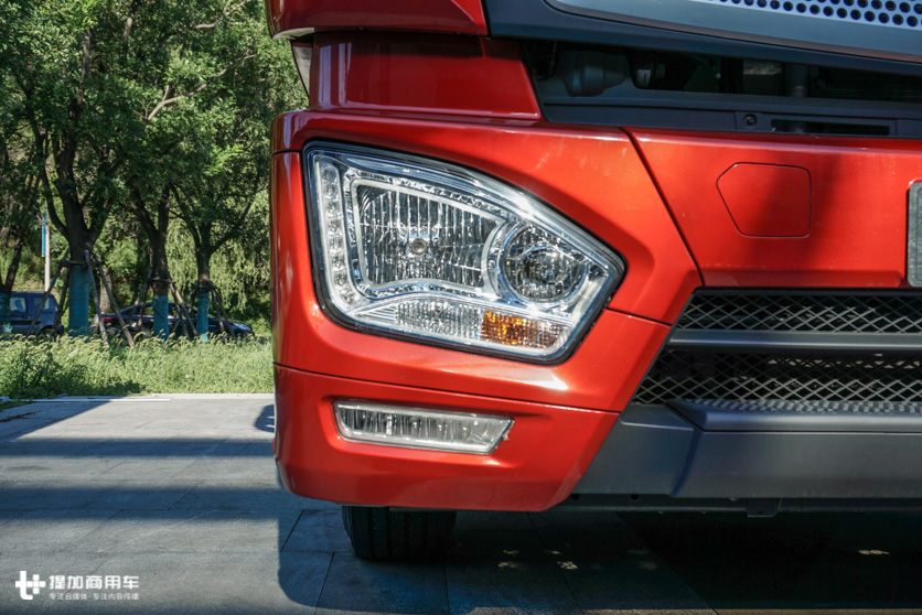 主动胎压监测+液力缓速器,带您见识下高端的欧曼EST危化品牵引车 - 第2张 - 提加商用车网 主动胎压监测+液力缓速器,带您见识下高端的欧曼EST危化品牵引车 - 第2张