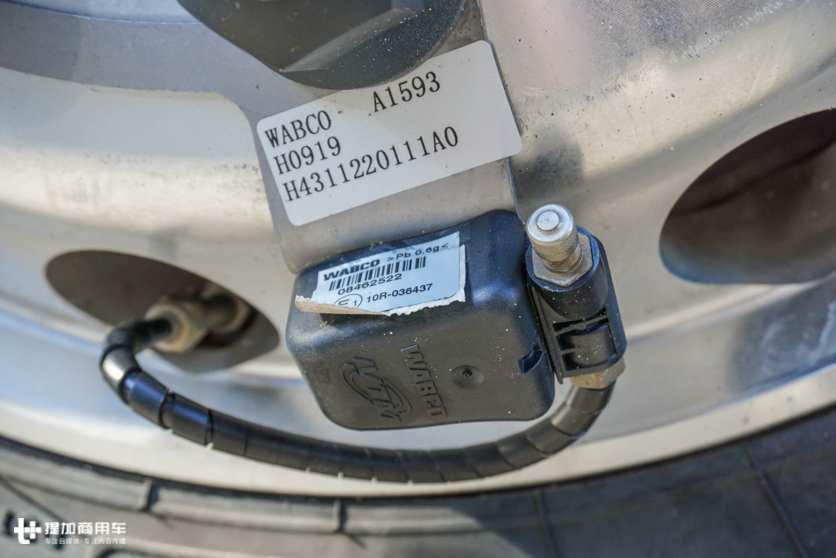 主动胎压监测+液力缓速器,带您见识下高端的欧曼EST危化品牵引车 - 第5张 - 提加商用车网 主动胎压监测+液力缓速器,带您见识下高端的欧曼EST危化品牵引车 - 第5张