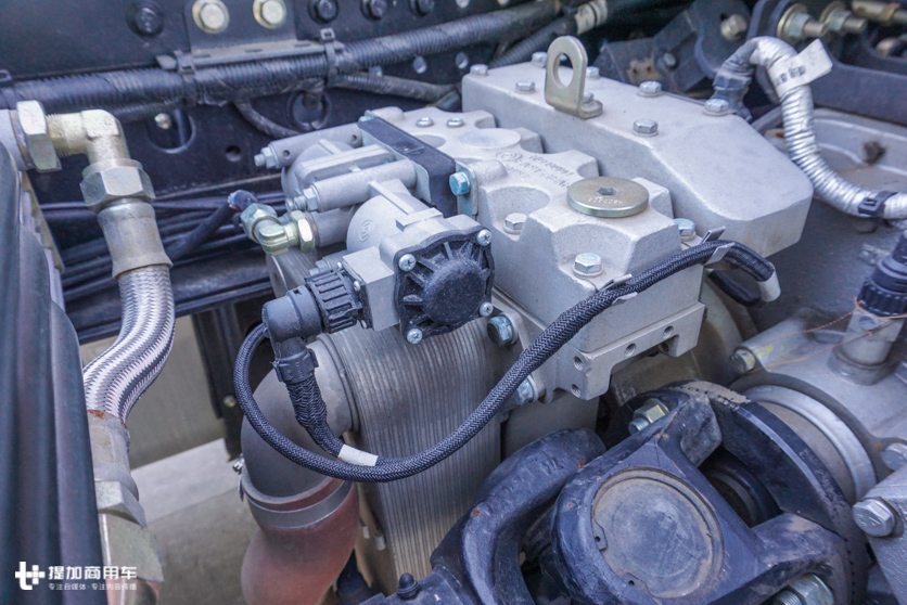 主动胎压监测+液力缓速器,带您见识下高端的欧曼EST危化品牵引车 - 第12张 - 提加商用车网 主动胎压监测+液力缓速器,带您见识下高端的欧曼EST危化品牵引车 - 第12张